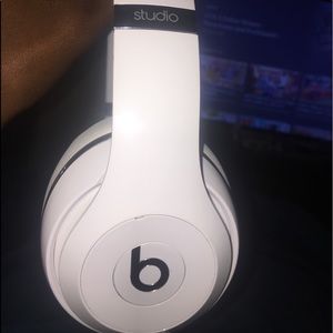 Studio 3 wireless beats